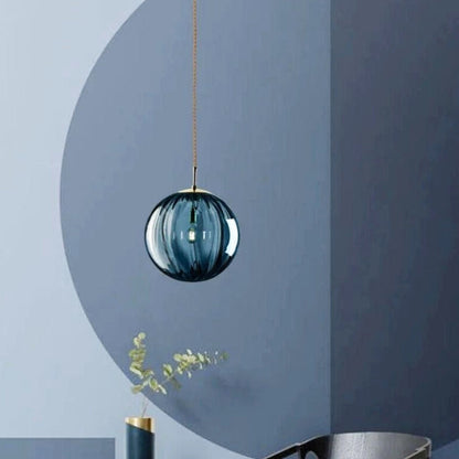 Suspension "La Cannelée" — Boule Verre Soufflé Cannelé Coloré E14 Ø 15/20 cm | Linea Lumen